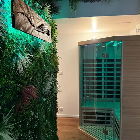 90m2 Hyper Centre Sauna Apartmán *