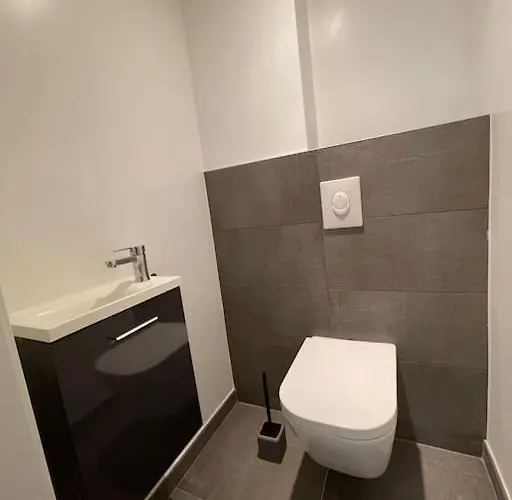 90m2 Hyper Centre Sauna アパート *