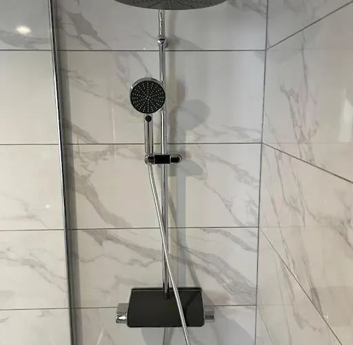 90m2 Hyper Centre Sauna アパート *